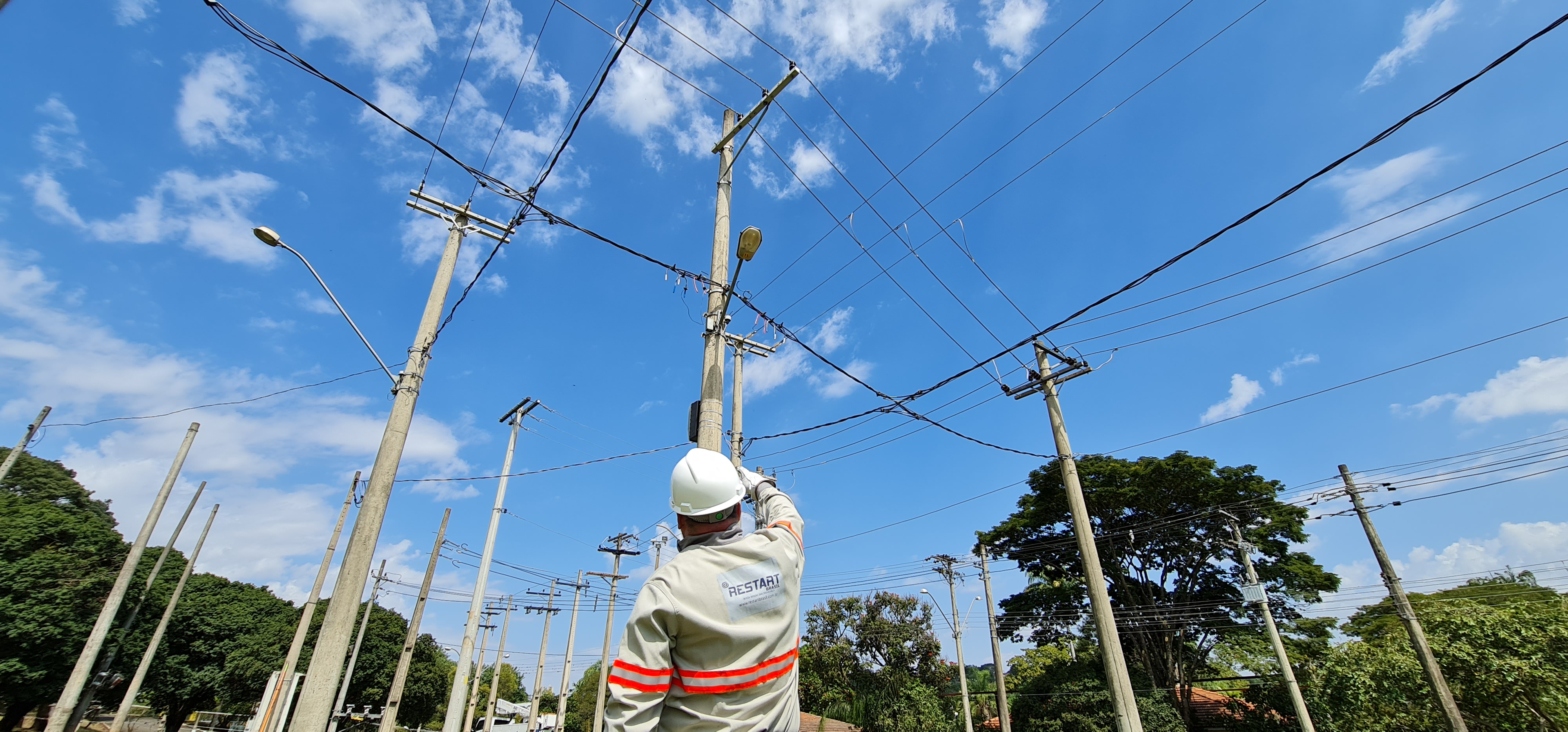 Eletricista de linha viva